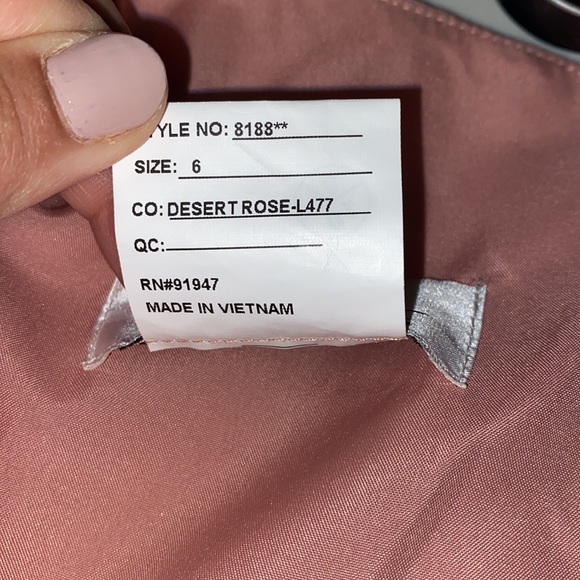 NWOT Social Bridesmaids 8188 Ruffle Sleeve V-neck - Picture 12 of 12